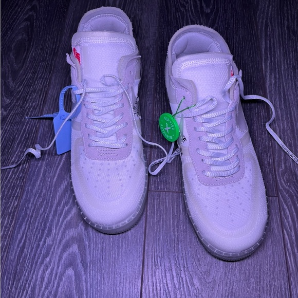 Off-White x Nike White Sneakers - Picture 2 of 3